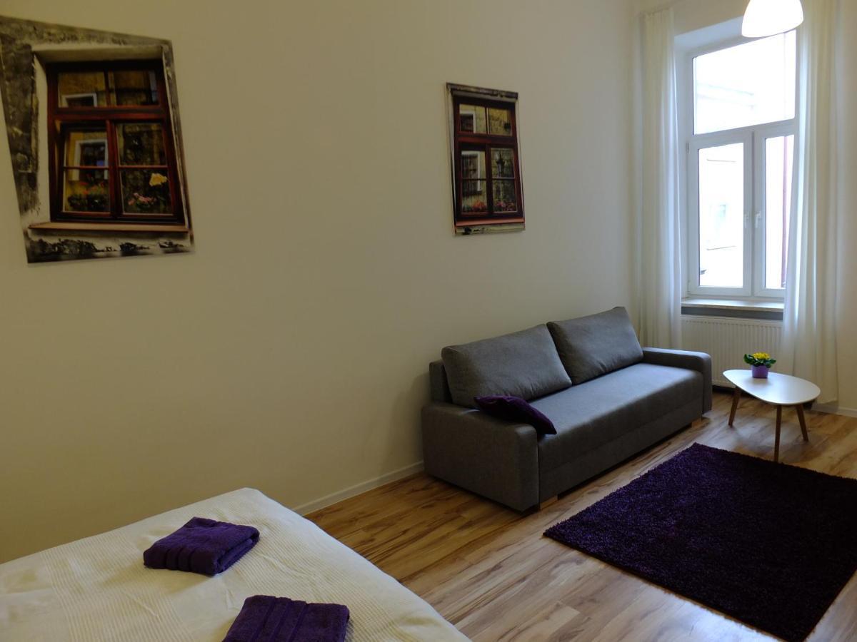Apartamenty Uwertura - Apartament Okna Kamienic Lublin Rom bilde